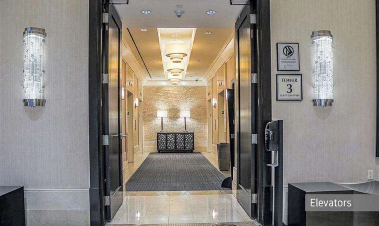 Balcony Full Strip View Suite Mgm Signature Free Valet Las Vegas Exterior foto